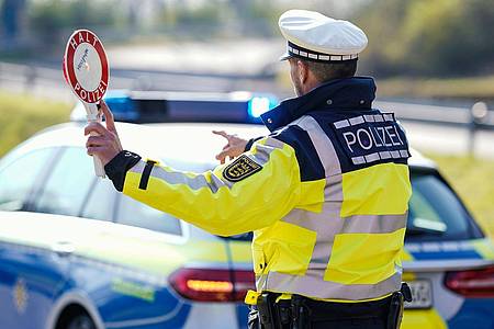 Die Polzei hat über 100.000 Autofahrerinnen und Autofahrer binnen 24 Stunden kontrolliert.