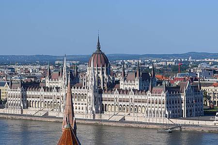 Ungarn will EU-Diplomaten zufolge eine Verlängerung der EU-Sanktionen blockieren.