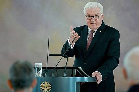 Frank-Walter Steinmeier spricht bei einer Veranstaltung in Berlin. Der Bundespräsident wird nach Rumänien reisen.