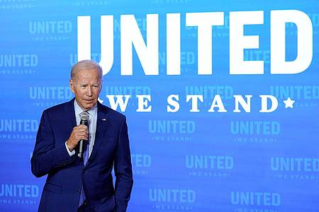 US-Präsident Joe Biden hat sich gegen Hassverbrechen und Rechtsextremismus ausgesprochen.