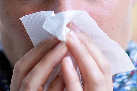 Die Saison dauert noch an: Auch wenn die Grippewelle vorüber ist, sind Ansteckungen weiterhin möglich.