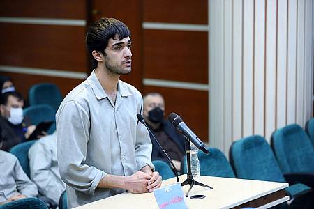 Mohammed-Mehdi K., ein verurteilter und hingerichteter Demonstrant, spricht während seines Prozesses vor dem Revolutionsgericht. Im Iran sollen zwei weitere Demonstranten hingerichtet werden.