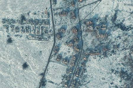 Satellitenaufnahme von zerstörten Gebäuden im ukrainischen Soledar.