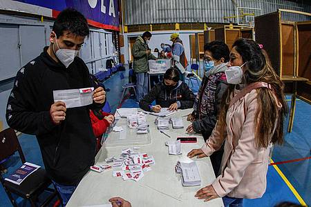 Stimmenauszählung in Valparaiso nach der Volksabstimmung über die neue chilenische Verfassung.