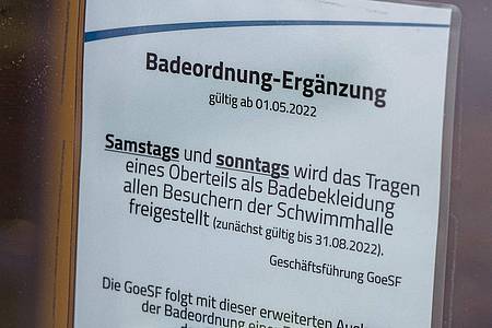 Die «Badeordnung-Ergänzug» gilt nicht mehr: Nicht mehr nur an den Wochenenden, auch werktags dürfen die Menschen in Göttingen künftig schwimmen gehen.