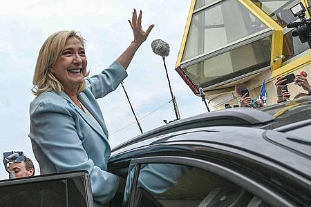 Frankreichs Präsidentschaftskandidatin Marine Le Pen liefert sich eine Stichwahl mit ihrem Kontrahenten Emmanuel Macron.
