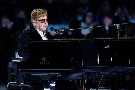 Elton John ist an einem ganz besonderen Ort aufgetreten.
