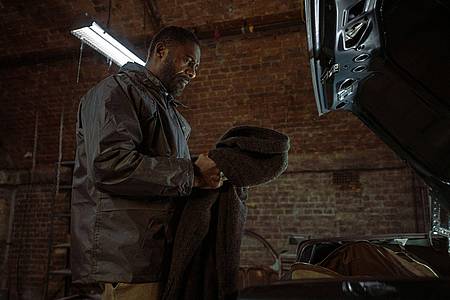 Idris Elba als John Luther in "Luther: The Fallen Sun", der ab dem 10. März bei Netflix abrufbar ist.