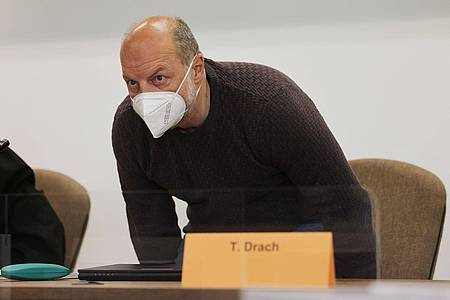 Thomas Drach muss sich wegen mehrerer Überfälle auf Geldtransporter vor dem Landgericht Köln verantworten.