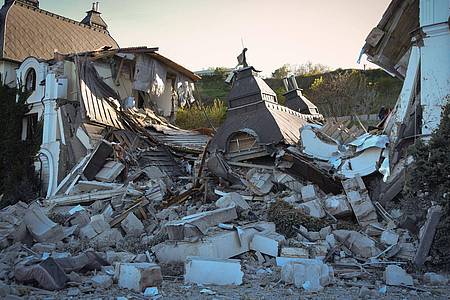 Das Grande Pettine Hotel in Odessa liegt in Trümmern, nachdem es von einer Rakete getroffen wurde.