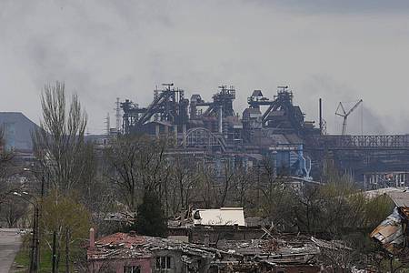 Das Stahlwerk Azovstal in der Hafenstadt Mariupol. Hier sollen neben ukrainischen Kämpfern auch viele Zivilisten Zuflucht gefunden haben.