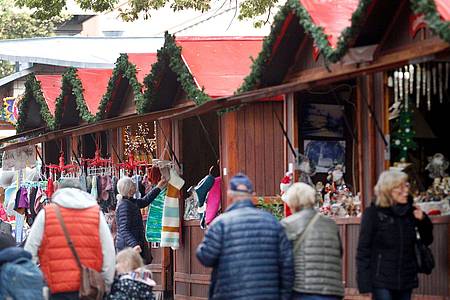 Der Weihnachtsmarkt in Essen-Steele hat als einer der ersten in Nordrhein-Westfalen geöffnet.