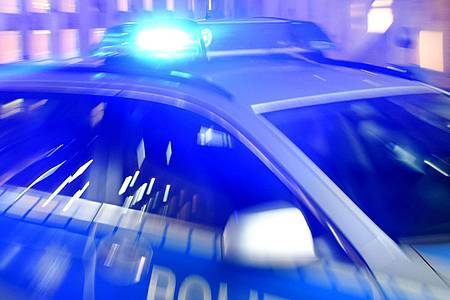 Bei einem Einsatz in Oberbayern hat die Polizei vier Tote gefunden.