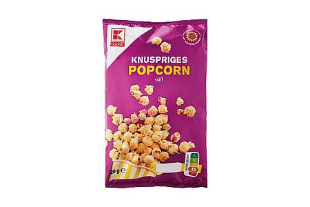 Das Produkt «K-Classic Knuspriges Popcorn süß» wird zurückgerufen. Betroffen sind demnach die Chargennummern 44D23 und 45A23 mit den Haltbarkeitsdaten 18. und 19. September 2023.