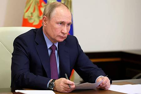 Russlands Präsident Wladimir Putin informierte sich in Mariupol über die Lage.