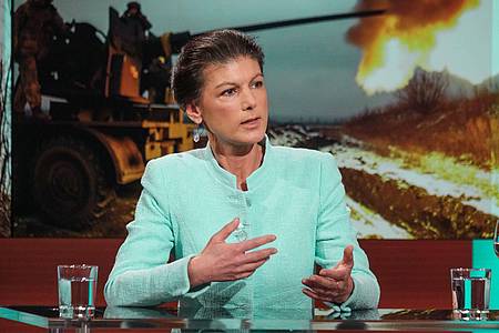 Die Linken-Politikerin Sahra Wagenknecht während der ARD-Sendung "hart aber fair".