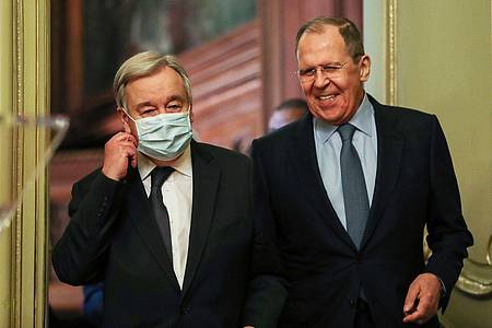 Russlands Außenminister Sergej Lawrow und UN-Generalsekretär António Guterres treffen sich in Moskau.