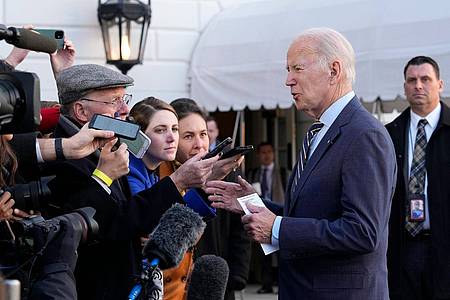 US-Präsident Joe Biden im Gespräch mit Journalisten.