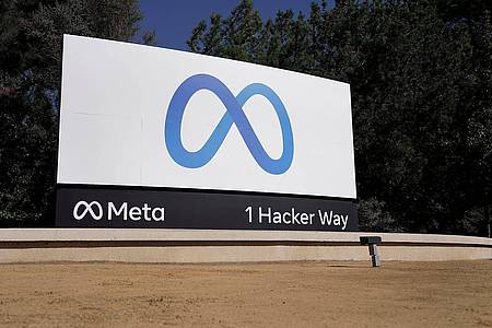 Das Logo von Meta in der Unternehmenszentrale in Menlo Park, Kalifornien.