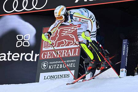 Skirennfahrer Linus Straßer beim Start in Kitzbühel.