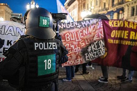 Nach dem Tod eines 47-Jährigen sieht sich die Polizei in Baden-Württemberg einer Debatte um Polizeigewalt ausgesetzt.