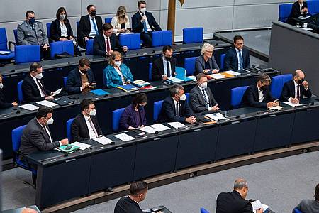 Im Bundestag soll ein Antrag für Waffenlieferungen an die Ukraine beschlossen werden.