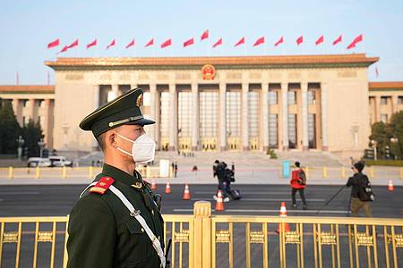 Der chinesische Volkskongress hat für die Umorganisation der Regierung in Peking gestimmt.