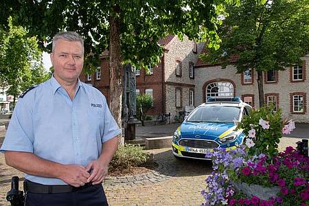 Foto: Polizei Lippe / Sonja Thelaner
Sascha Lentzel ist neuer Kontaktbeamter für Jung & Alt in Schlangen.