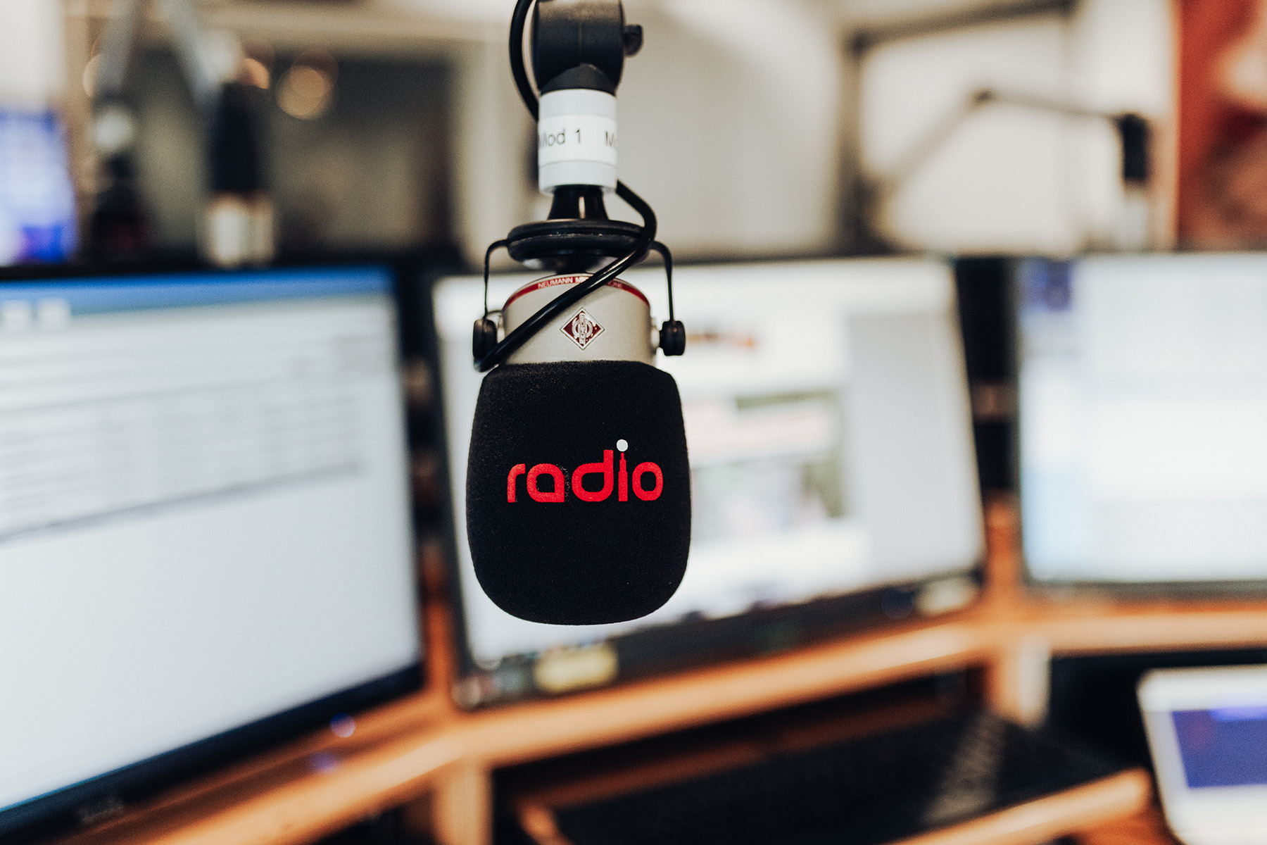 studio-mikrofon-radio-2